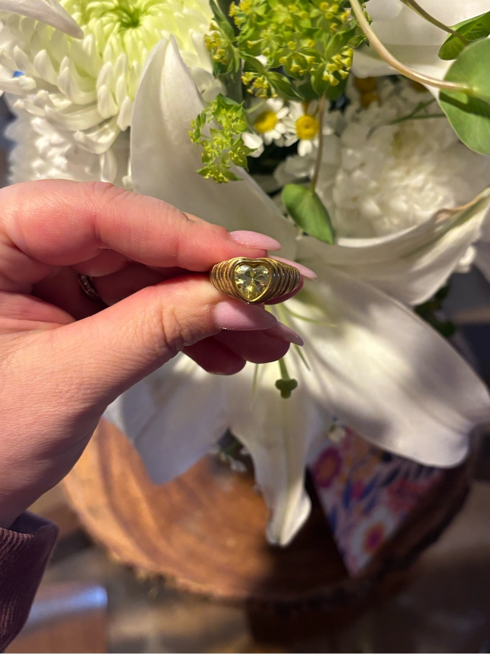 Green Bezeled Heart Statement Ring - Picture 2 of 5
